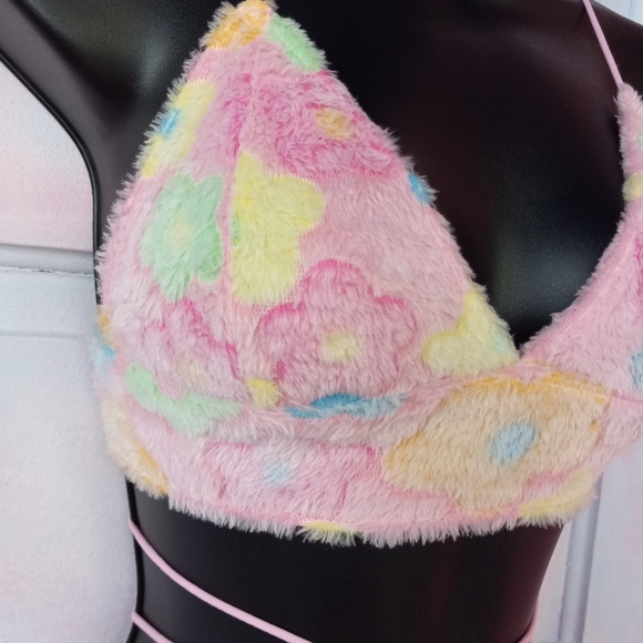 Soft & fuzzy retro floral rave gear crop top w/ criss cross back! Festival wear! - Picture 2 of 6